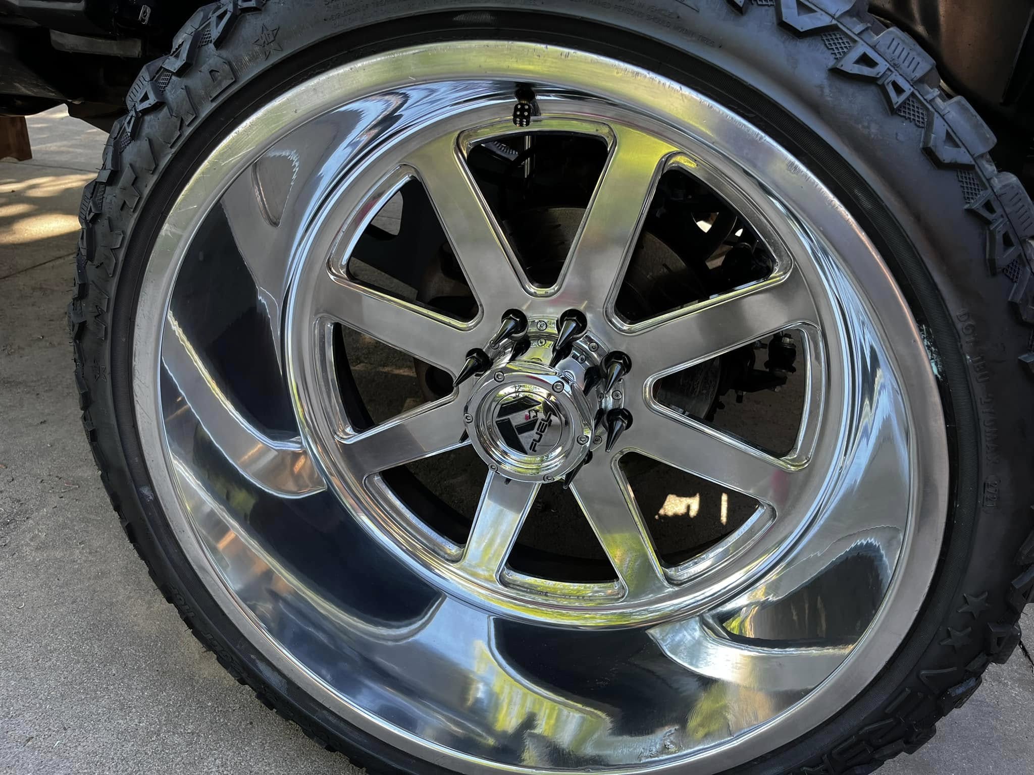 Chrome wheel after detail cleaning